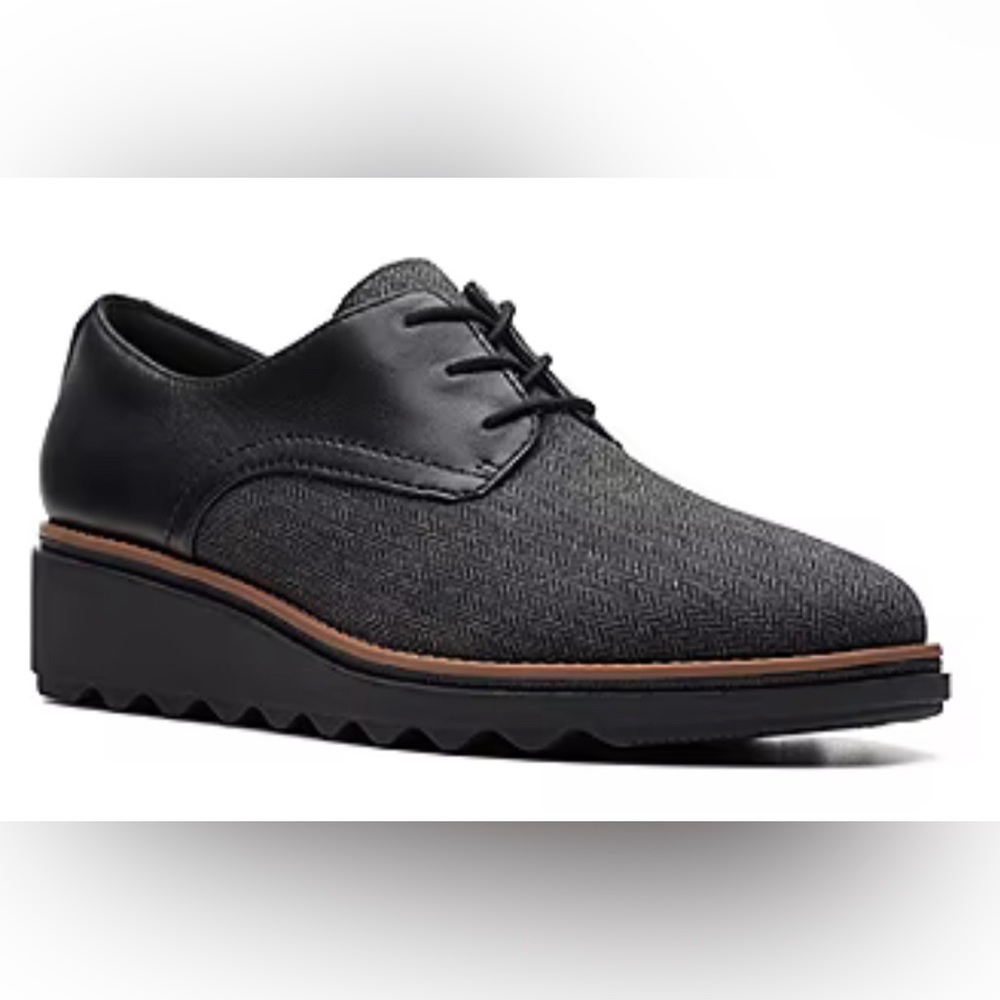 Clarks Ultimate Comfort Collection Oxfords in Gray/Black Size 9